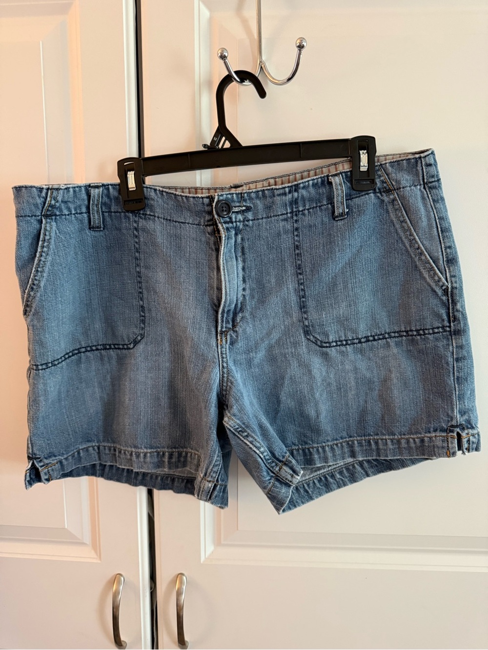 Women’s size 14 low waist denim jean shorts